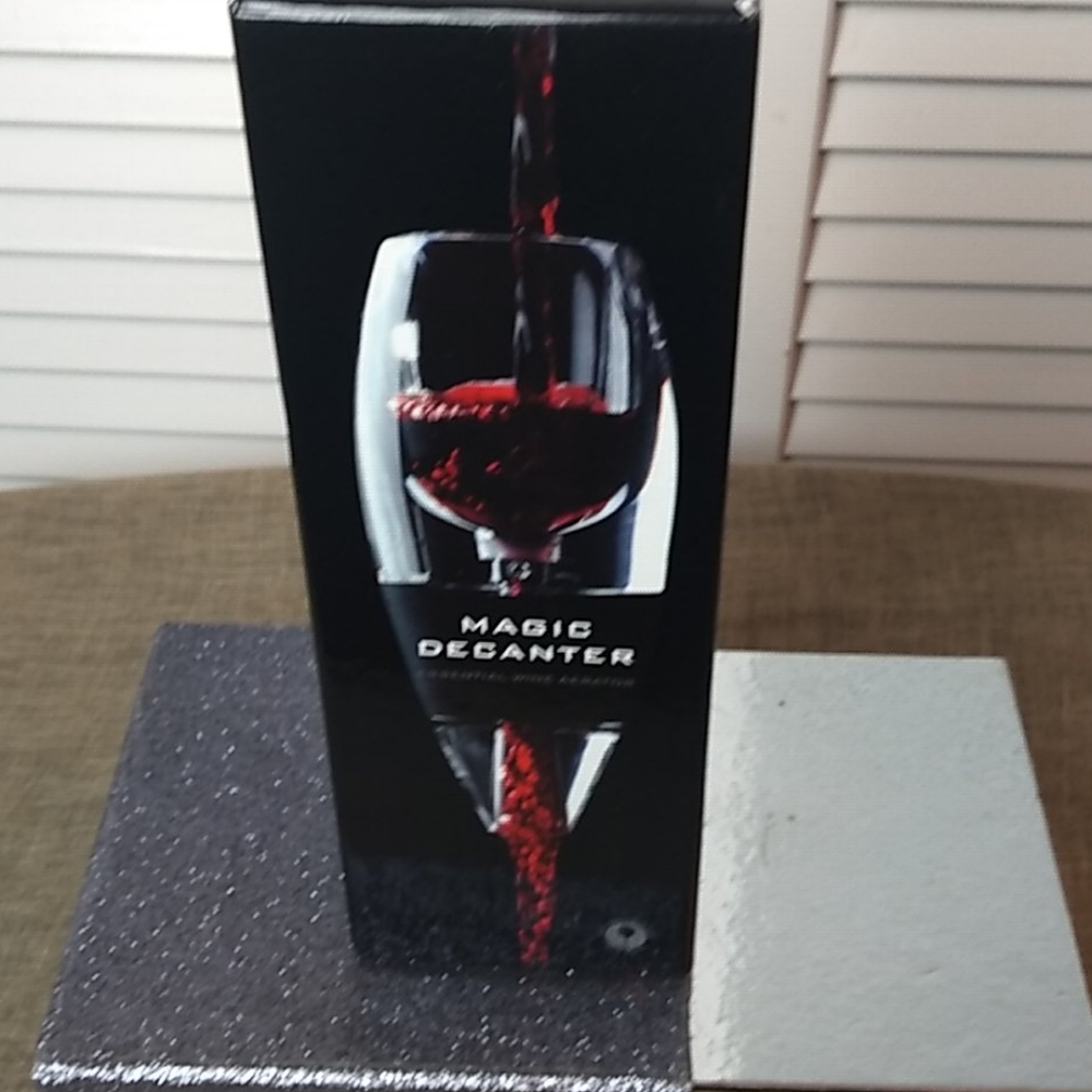 Magic Decanter Essential Wine Aerator